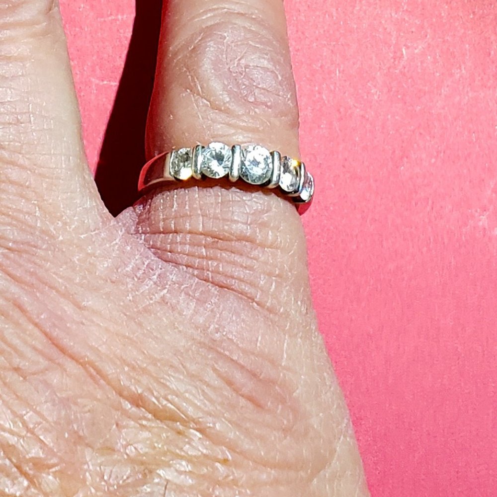 Vintage Sterling silver 5 stone CZ Diamond ring